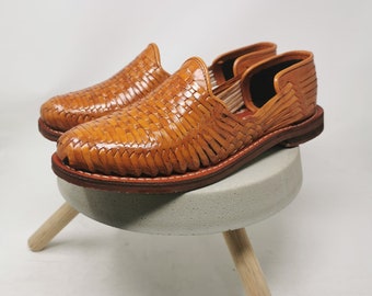 Men's closed toe huaraches in shedron color - handmade with genuine leather sole