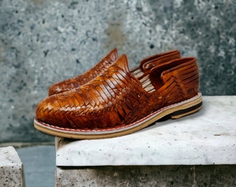 Hand-painted vintage-style huaraches, Mexican shoes for men, men's Mexican handmade sandals with leather soles, all sizes