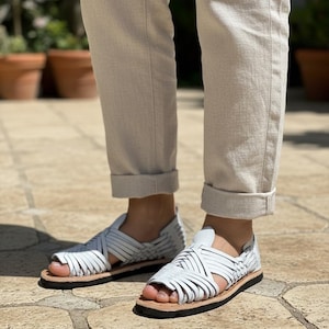 Mexikanische Huaraches mit weißem Riemen für Männer