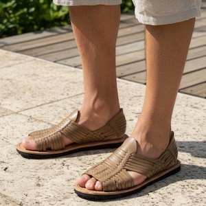 Mexican huaraches for men in Dark Taupe with durable rubber sole