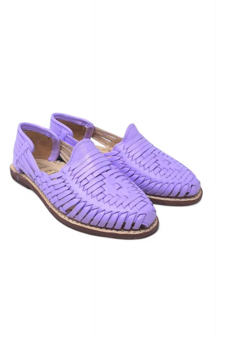 Mexican huaraches for women in lilac – Handcrafted, comfortable, and with authentic leather soles image 7