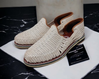 Mexican huaraches with leather soles for men, more than 80 different colors. Custom Mexican shoes