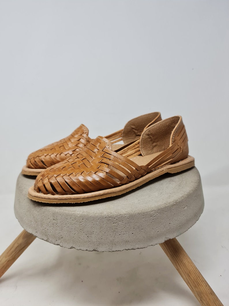 Mexican sandals for women, brown huaraches handmade in Mexico 