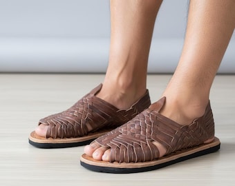 Mens Huaraches sandals 100% leather, Handmade - Main Image