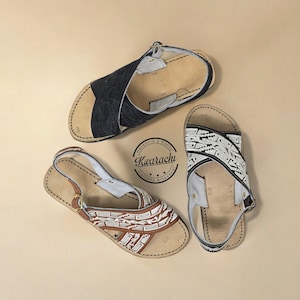 Huaraches Cruzados com Linha Bordada | Sandálias Mexicanas Artesanais com Sola de Pneu | Disponível em 3 cores diferentes
