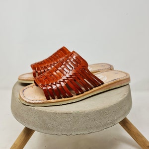Rückenfreie Huaraches für Damen. Ledersandalen, hergestellt in Mexiko.