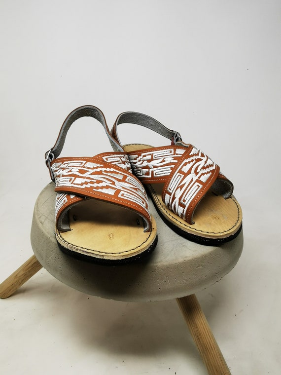 Huaraches cruzados para hombre. Sandalias con bordado | Etsy España