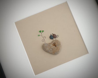 Pebble Art Tableau "Amour" 27x27x6 cm, artiste suisse Melinda Blomma, cadeau original toutes occasions fait main, minimaliste