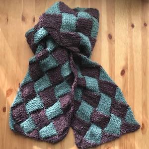 Entrelac Schal, Wollschal, handgestrickter Schal, blauer Schal, lila Schal
