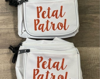 Petal Patrol Fanny Pack / Bolsa de vago personalizada / Paquete de fanny personalizado / Boda divertida / Tendencias de boda