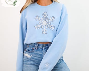 Glitter Snowflake Sweatshirt Shimmering Winter Crewneck Seasonal Top Ice Pattern Pullover for Cold Weather Outings and Holiday Events