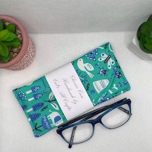 Soft glasses case, in a blue animal theme fabric, ideal storage for you readers, sunglasses or drivers.