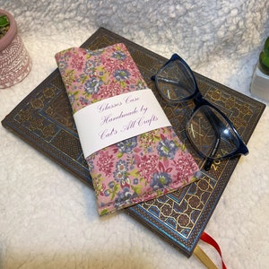 Étui à lunettes souple Laura Ashley, idéal pour ranger lunettes, liseuses, pilotes, lunettes de soleil.