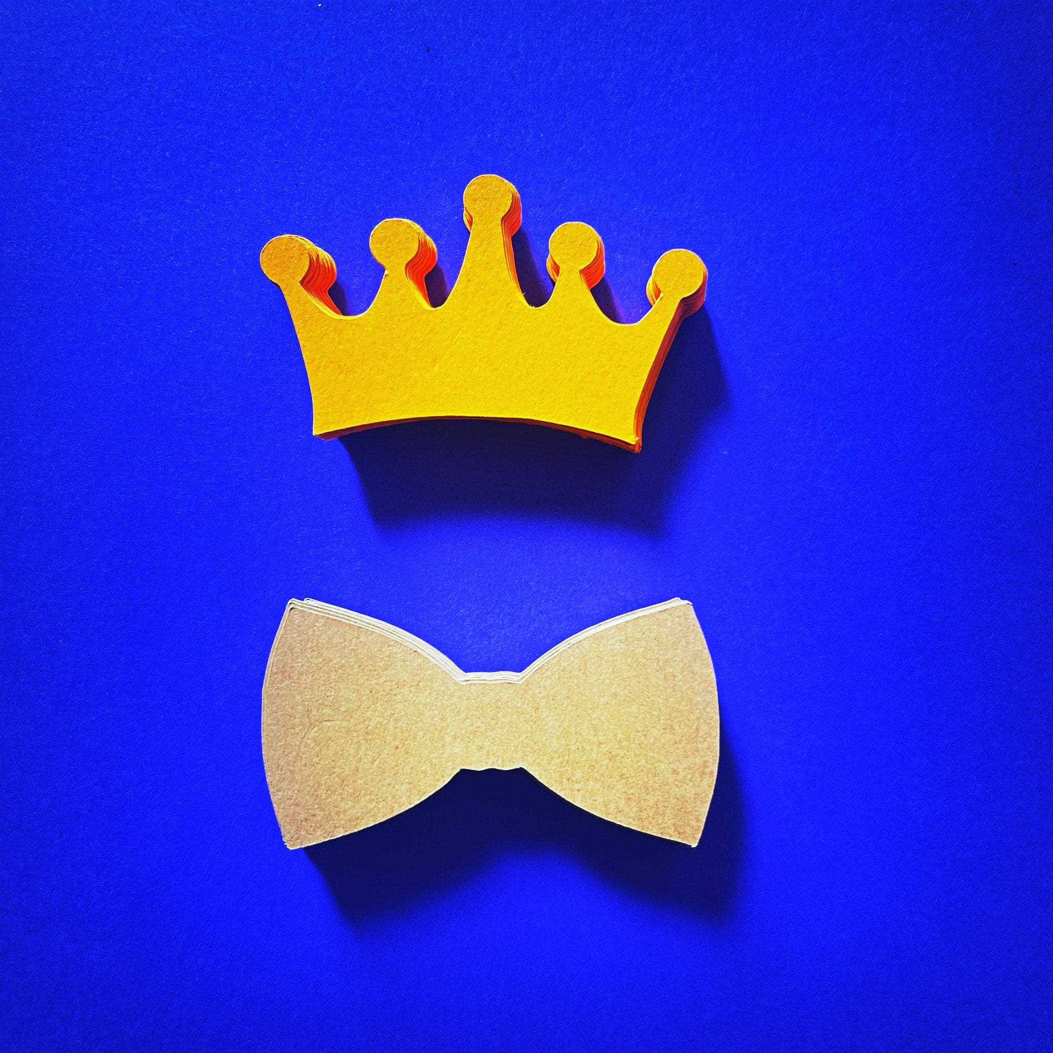 how to cut a bow tie out of paper