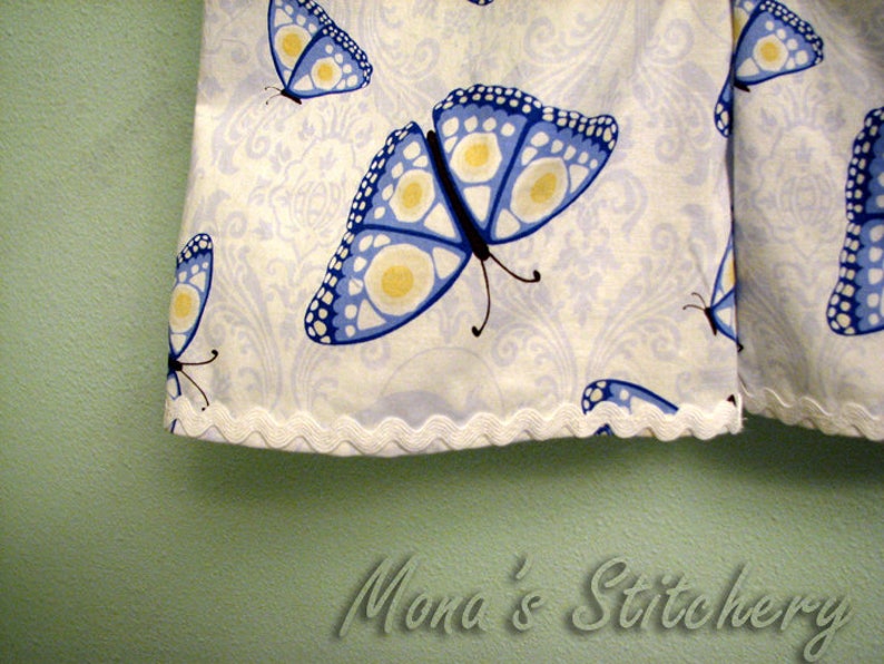 Pinafore Child/'s Outfit Toddler Size 4 Blue Butterfly Pinafore and Shorts Outfit Blue Butterflies Shorts