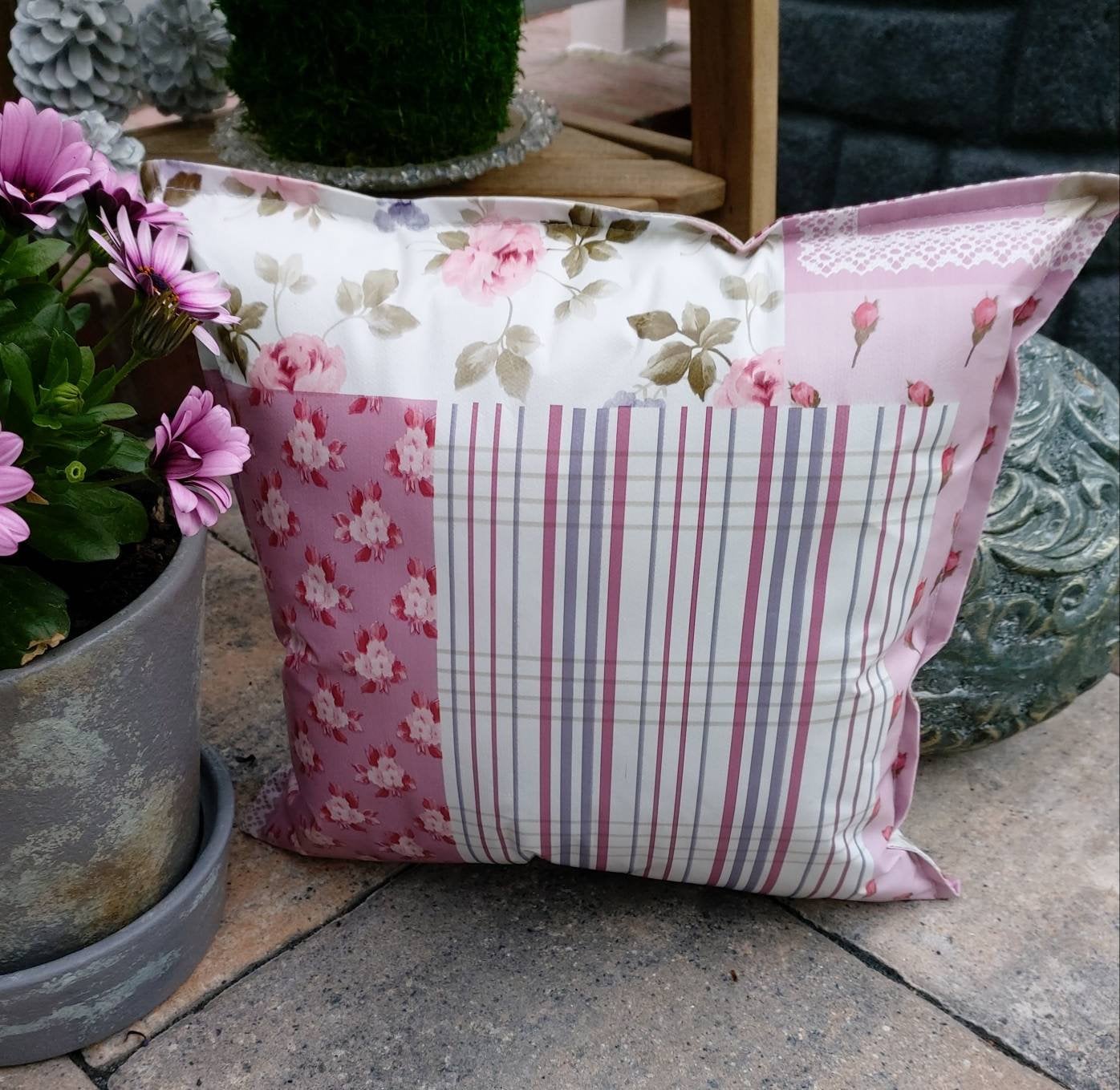 Outdoor Deko Kissen Sommer wasserfest handmade shabby Rosen Etsy