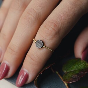 Guitar string and gray Tahitian mother-of-pearl ring, ECLIPSE