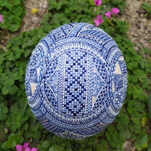 1 Romanian Romania pisanki pysanky pysanka decorated waxed drawn painted desing Easter Real OSTRICH egg