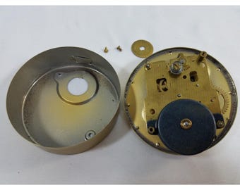 Peter Uhren Germany Round Clock Movement Untested for parts or repair