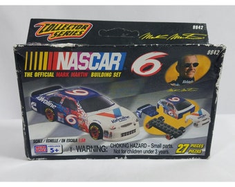 2000 Mega Bloks Nascar Car Garage #6 Valvoline Official Mark Martin Building Set