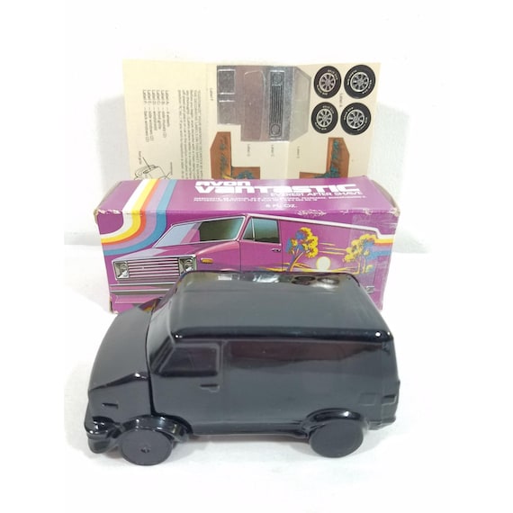 Avon Vantastic Black Van Decanter Everest After Shave 5 Oz Original Box & Labels
