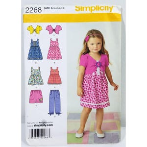 Einfachheits Schnittmuster 2268 Mädchen Grösse 3-30 Kleider Hose Shorts Top