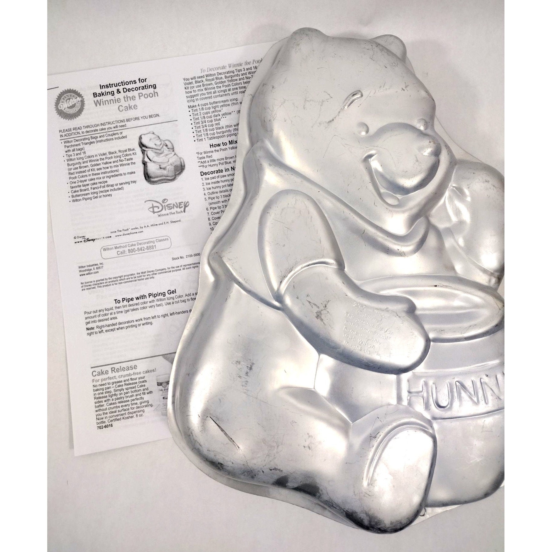1995 Wilton Disney Winnie the Pooh Bear Birthday Party Cake Pan