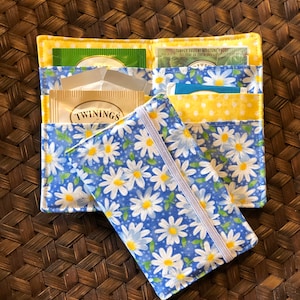 Cartera para té, regalo para amantes del té, porta bolsitas de té con margaritas y lunares, estuche para bolsitas de té, regalo de fiesta por menos de 10 dólares, regalo para compañeros de trabajo