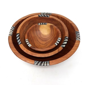 Handmade Olive Wood Bowl Set: Batik Bone Accent, Rustic Farmhouse Decor