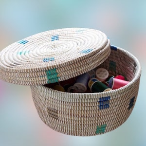 Small lidded baskets, Baskets with lids, basket storage, basket with cover, Woven basket with lid, woven storage basket, Colorful baskets