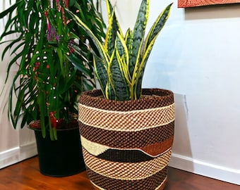 Handgewebter Sisal Pflanzenkorb: Farbenfrohes Boho-Dekor, kenianisches  Handwerk - Etsy.de