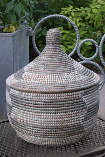 Baskets with lids,basket storage,baskets for planters,vintage woven basket lid black, woven sisal basket,woven vintage basket,boho decor,