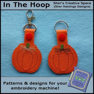 ITH Kürbis Schlüsselanhänger, Halloween Schlüsselanhänger, Halloween Taschenanhänger, Halloween Maschinenstickerei, Halloween Stickerei, Herbst Stickerei, DIGITALE DATEI