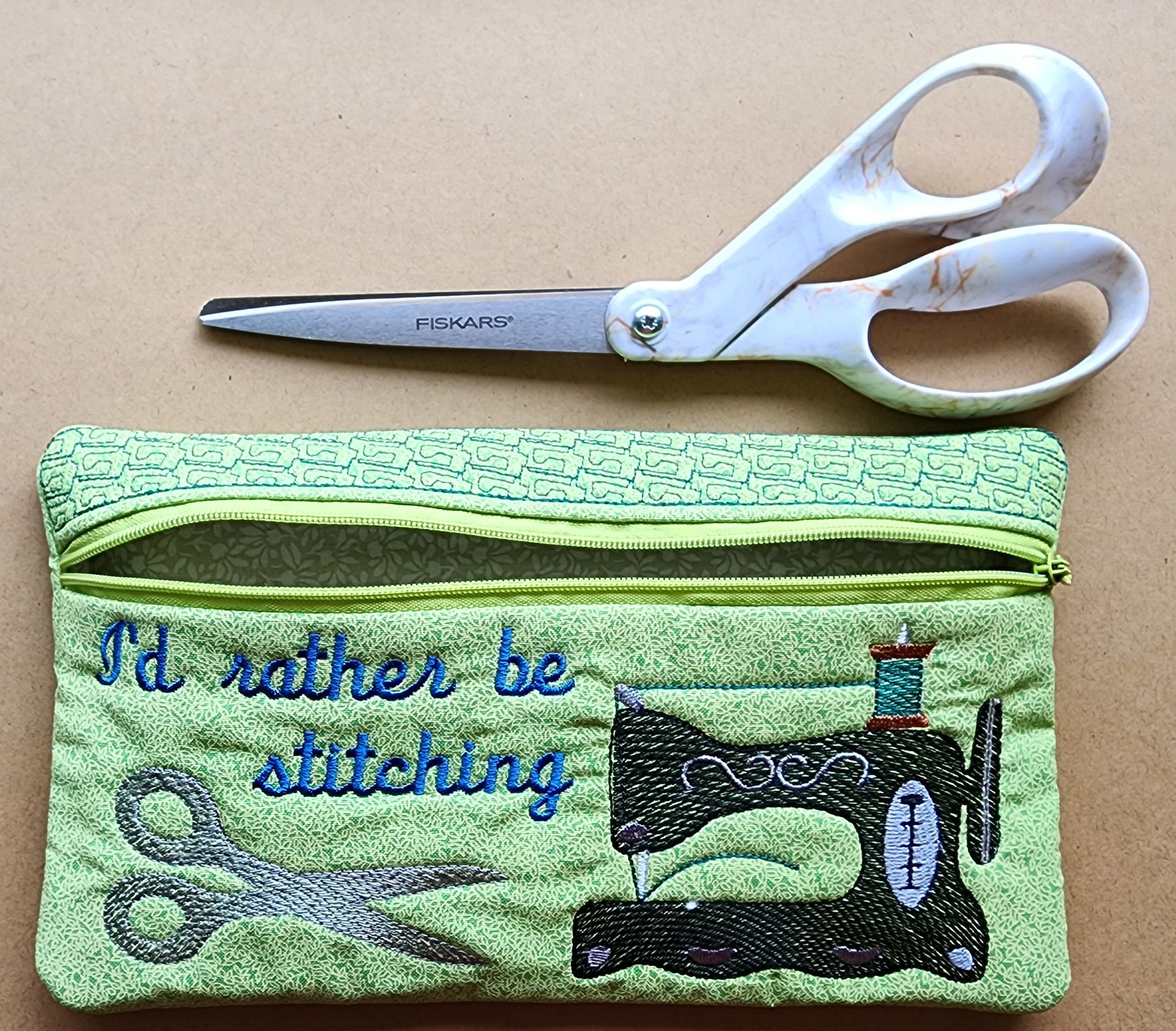 ITH Antique Sewing Machine Zipper Bag, in the Hoop Zipper