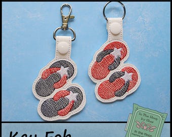 Llavero de chanclas patrióticas ITH, llavero de verano, etiqueta patriótica para bolso, cierre a presión patriótico, diseño de bordado a máquina patriótico, archivo digital