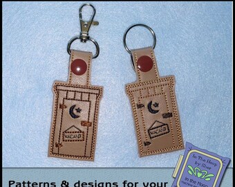ITH Outhouse Key Fob - Vinyl Key Fob - Outhouse Bag Tag - Machine Embroidery Design - DIGITAL FILE