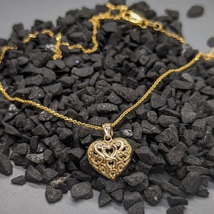 Delicate 10K Yellow Gold Heart Pendant Necklace