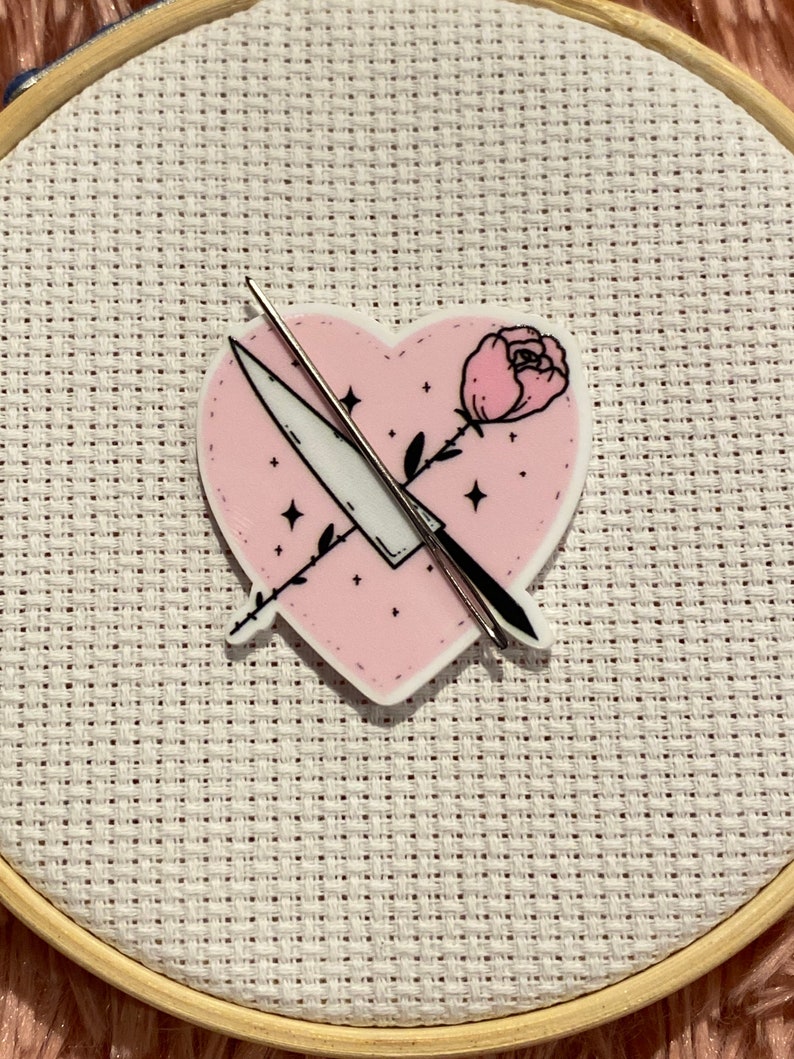 Cute Heart Needle Minder