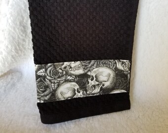 Skulls n' Roses Handtuch