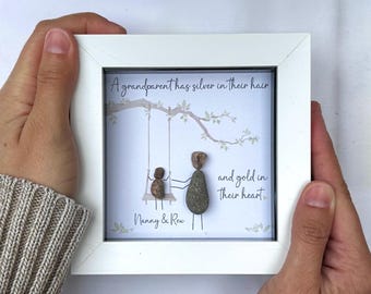 Personalisiertes Großeltern-Kieselsteinbild – Gerahmtes Kieselsteinbild für Oma – Kieselsteinbild für Opa – Weihnachtsgeschenk von den Enkelkindern