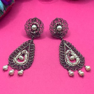 Traditional Oaxacan earrings with pearls