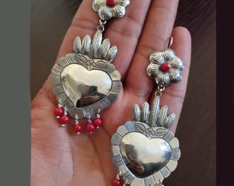 Aretes de corazón de plata mazahua mexicanos, aretes de plata mexicanos hechos a mano con coral