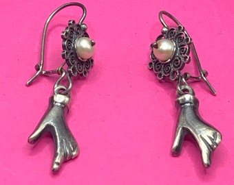 Oaxacan vintage Silver filigree hand earrings with pearls, circa 1950, Vintage Mexican jewelry, antique Mexican earrings