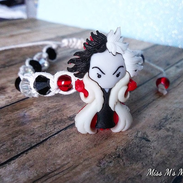 Cruella Deville Button Bracelet, Disney Villains, Macrame Bracelet, Hemp Bracelet, Gift For Her, Halloween Jewelry, Beaded Bracelet