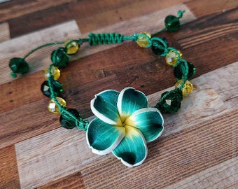 Dark Peacock Green and Yellow Hawaiian Plumeria Flower Bracelet for Her, Hawaiian Bracelet, Summer Jewelry, Beach Wedding Jewelry