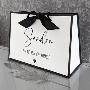 Bridesmaid Gift bag Personalised Wedding Gift Bag Mother of the bride gift Groomsmen gift bag Bridesmaid proposal Bridesmaid gifts Large