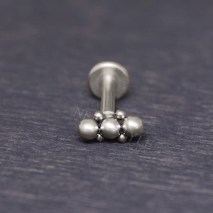 ラブレットスタッド - インプラントグレードチタンリップスタッドフラットバック、モンロージュエリー、メデューサピアスジュエリー