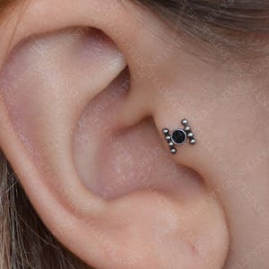 Tragus Earring with Onyx stone - surgical steel nose stud, helix earring, cartilage stud, conch stud