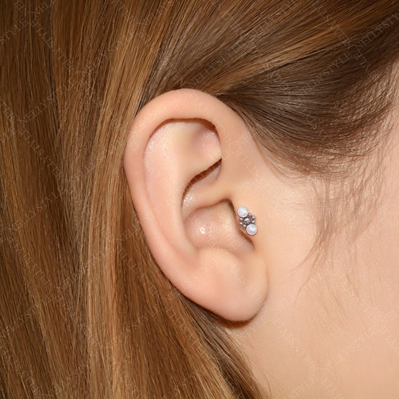 Titanium earrings for cartilage deals piercing