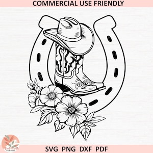 Può includere: Grafica in bianco e nero di un cappello da cowboy, stivali e un ferro di cavallo con elementi floreali. L'immagine include il testo "COMMERCIAL USE FRIENDLY" e "SVG PNG DXF PDF".